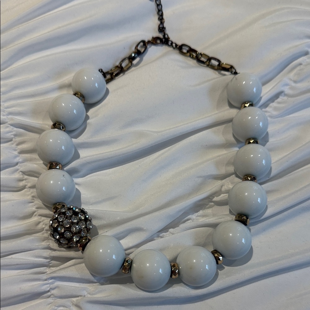 Elegant White Chunky Beaded Necklace with Rhinestone and Silver Accents